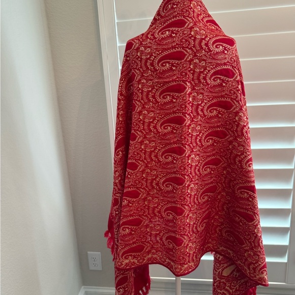 Red and Beige  Paisley Scarf 72” x 36” - Picture 4 of 7